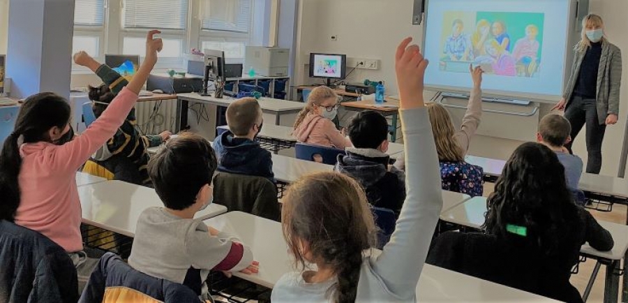 Kinder aus den Klassen 3 und 4 der Bürgermeister-Ziethen-Grundschule beim Thema "Mobbing" - (C) S. Thoenelt